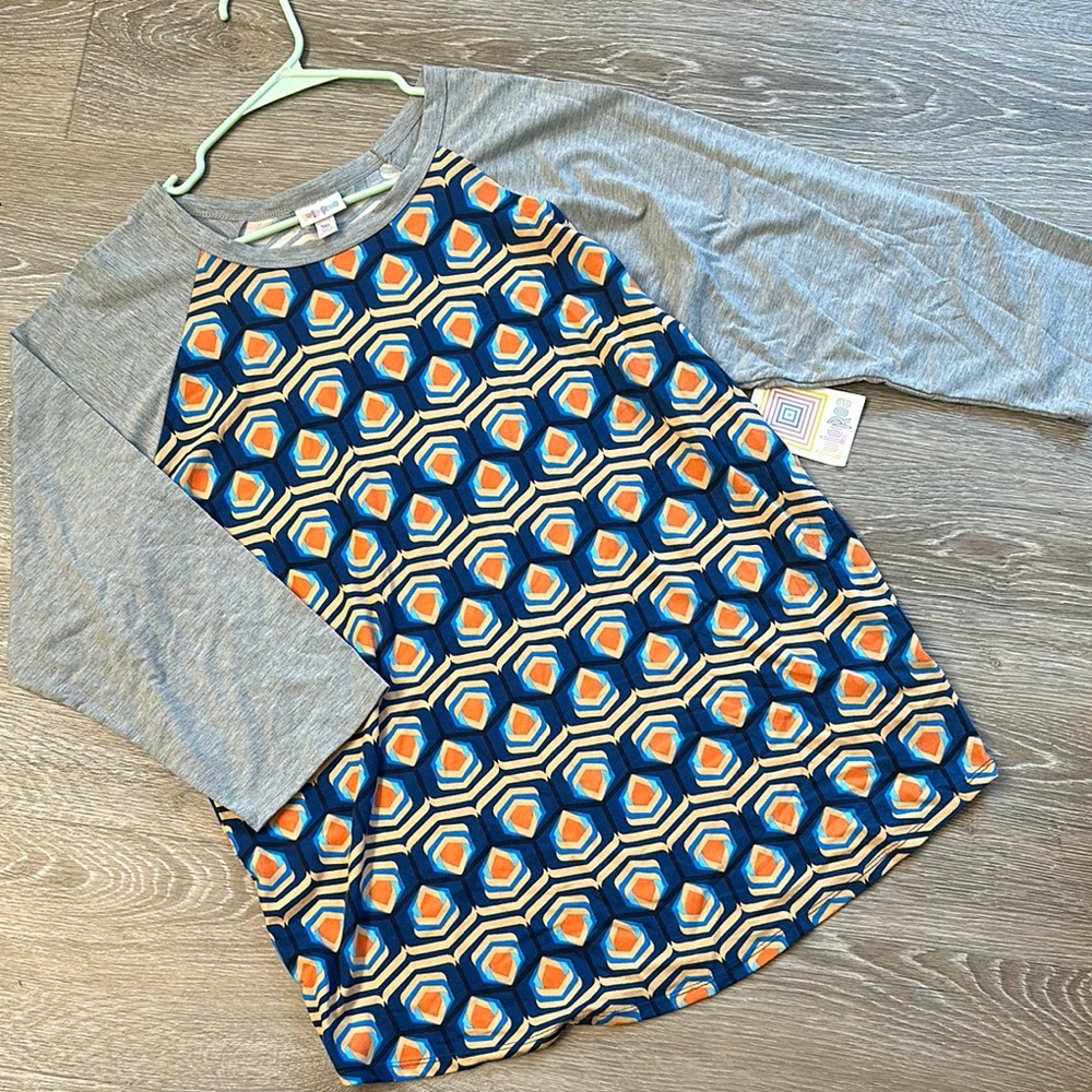 Lularoe Randy tee